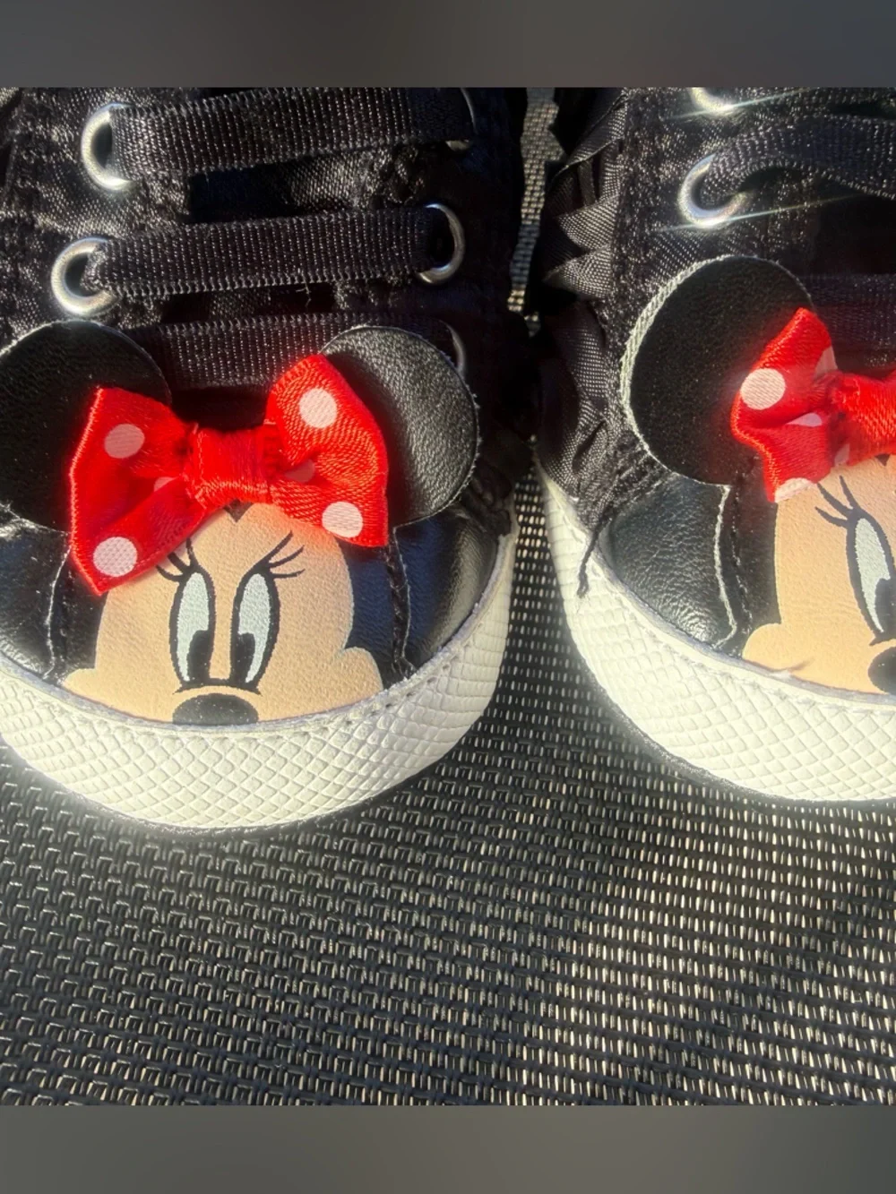 Disney Minnie Mouse Baby Soft Crib Shoes Hightop Sneakers Red Black Bow 6-9 mos